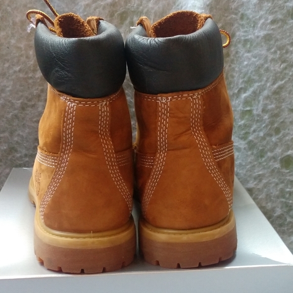Timberland Women's 6 inch Wheat Nubuck Waterproof Boots Size 9.5 - Picture 5 of 12